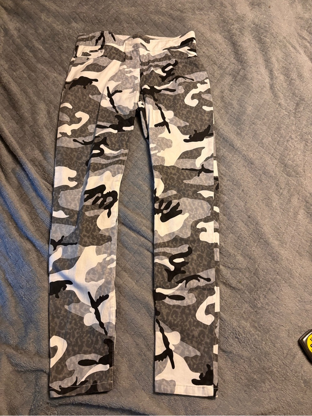 Coco + Carmen Girls Skinny Camo Pants - White, Gray & Black